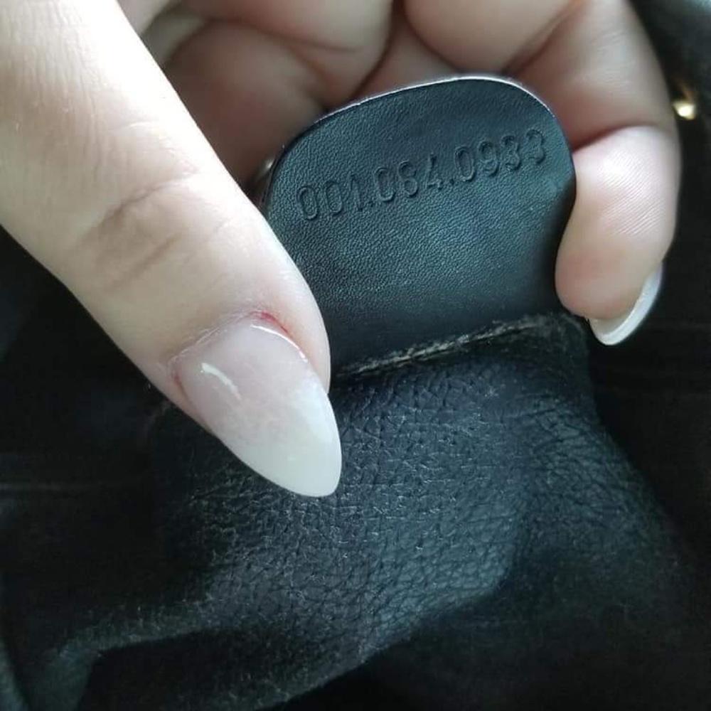 Authentic Vintage GUCCI drawstring bucket bag - Picture 7 of 8